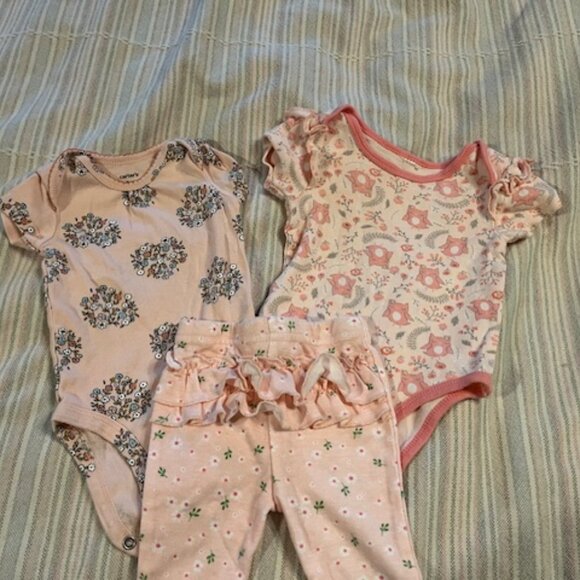 Cute ruffle butt onsie outfits - Picture 3 of 8